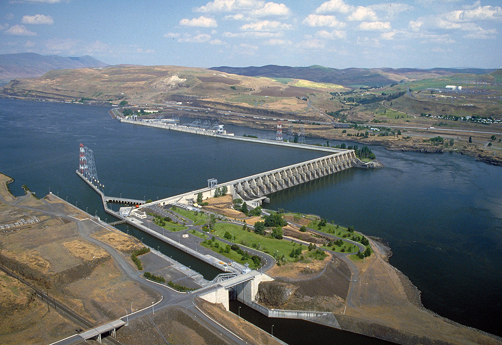 The Dalles dam and Lake Celilo